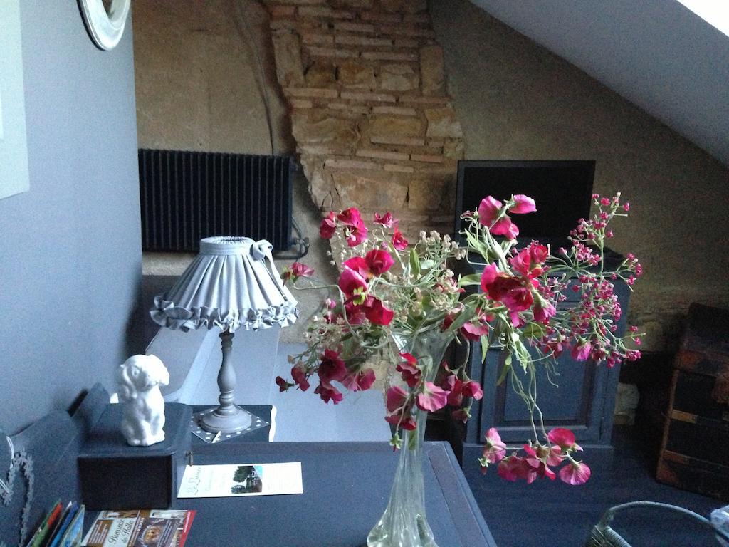 Le Lavoir Bed & Breakfast Châteauroux Стая снимка