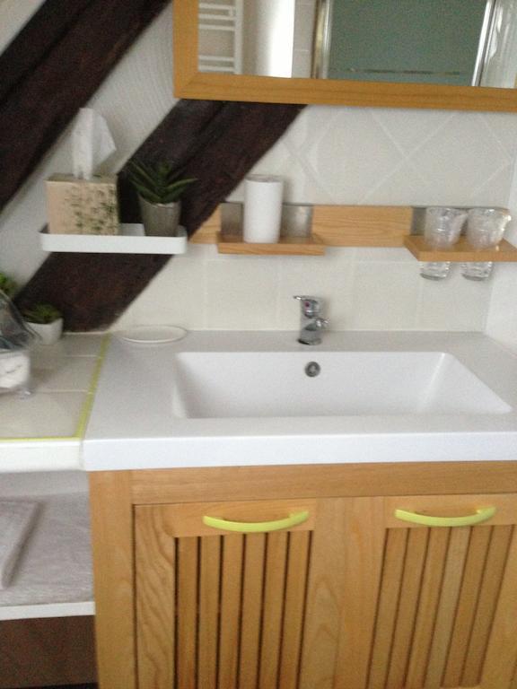 Le Lavoir Bed & Breakfast Châteauroux Стая снимка